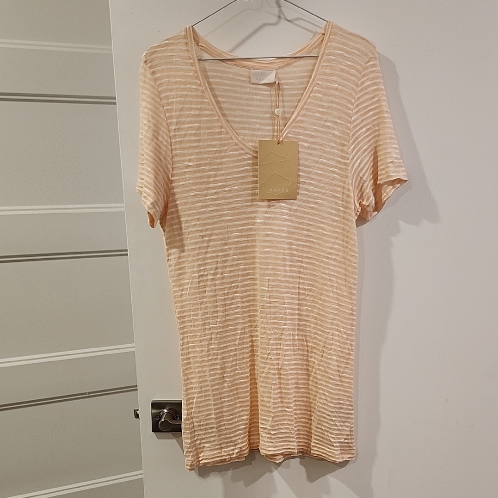P2P 17.5" NWT Striped Cream V-Neck Women Top